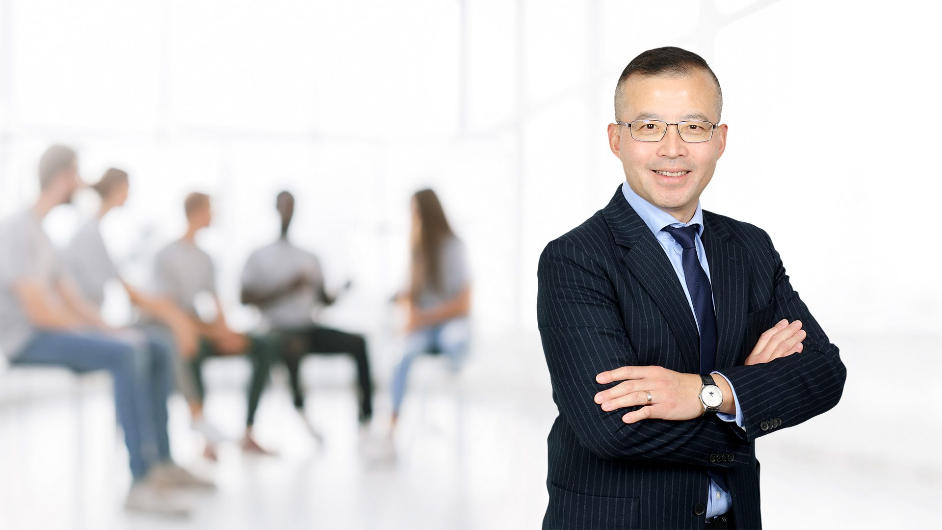 colleagues-talking-during-business-meeting