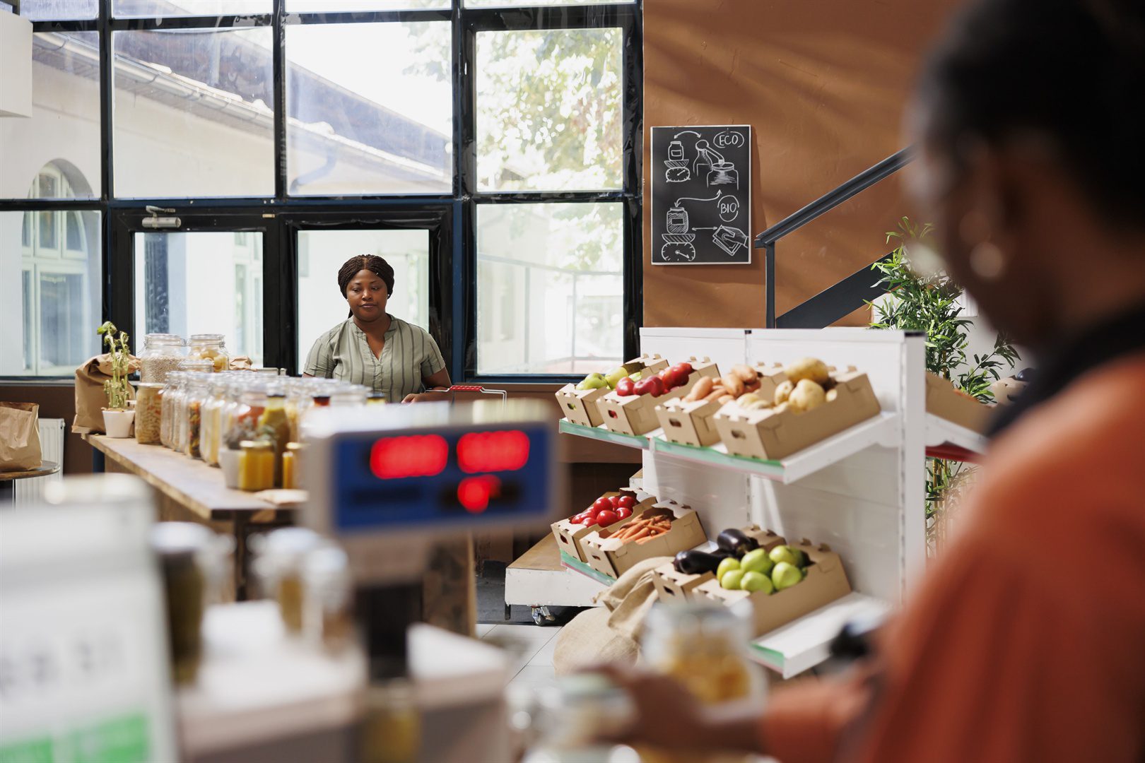 sustainable-food-shopping-at-supermarket